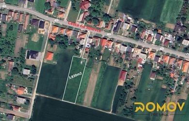 Slnečný rovinatý pozemok pre rodinné domy