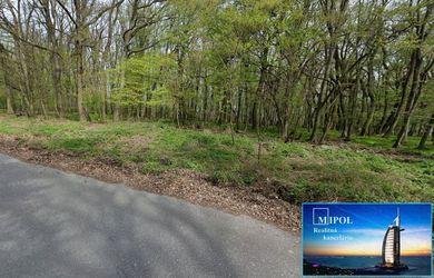 Pozemok výmera 218 m2, šírka 16 m.